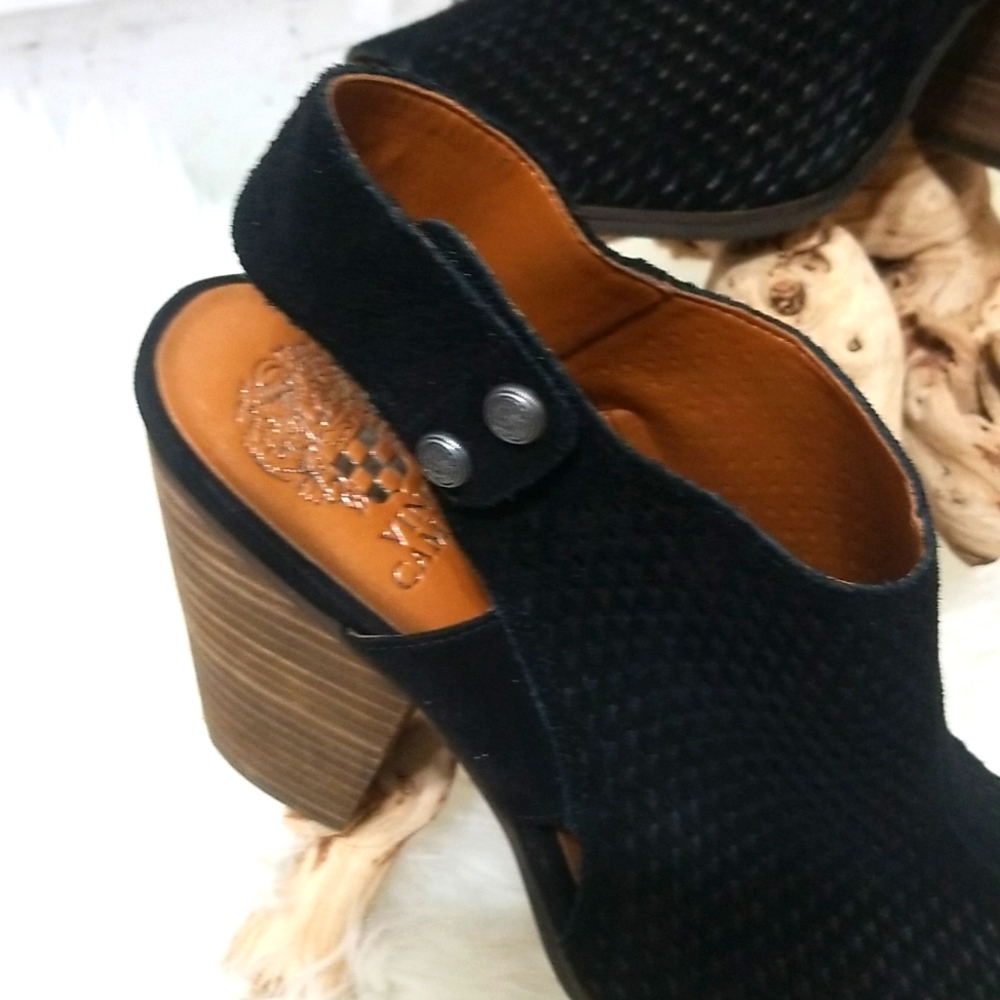 NEW! VINCE CAMUTO black suede lazer cut design slingback booties. - Picture 5 of 10